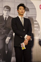 高清组图：2AM香港火热开唱 个人舞台技压全场