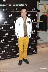 组图：许志安否认与郑秀文同居 郑嘉颖将出唱片