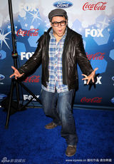 幻灯图：第九季《美偶》12强见面会 女星哈蕾助阵