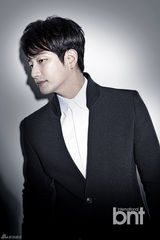 高清组图：朴施厚时尚写真 西装革履帅气稳重