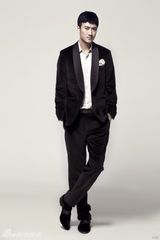 组图：戚迹时尚写真潮流西装展型男魅力