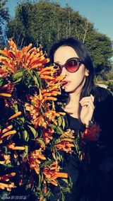 组图：春晚主持人李思思私照 爱素颜爱卖萌