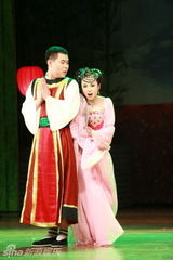 幻灯图：贾宝玉《红楼西游》爱上GAGA版白骨精