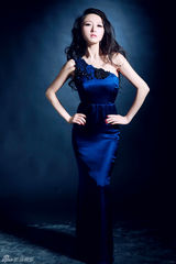 组图：何晴婉约华贵写真展女人魅力