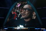 幻灯图：陈奕迅出席周杰伦小巨蛋个唱搞怪互动