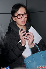 组图：女歌手遭好友诈骗制作费报案求助