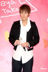 组图：吴克群健身升级胸罩杯 将请歌迷验证腹肌真假