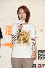 组图：潘玮柏杨丞琳自称闺蜜不会生情