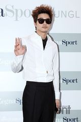 组图：孙丹菲金载沅等戴墨镜出席活动