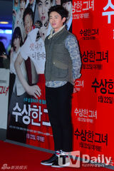 组图：EXO少女时代等助阵《可疑的她》试映会