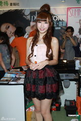 组图：嫩模组合Donut推写真集 自言以美和青春取胜