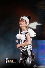 组图：李宇春生日策划 七年生日Live的六种色彩