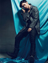 组图：魏晨拍摄时尚大片 黑灰色系演绎型男风