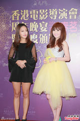 组图：章子怡火红包身裙挽手梁朝伟 宗师夺4奖