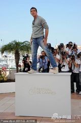 高清组图：《吾栖之肤》亮相 班德拉斯上窜下跳