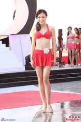 组图：19位入选亚姐泳装出镜 大秀身材性感靓丽