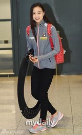 组图：韩运动员孙妍在体操世界杯获奖凯旋归国