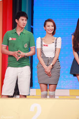 组图：张天其《奥运大郭饭》体验仰泳频搞笑