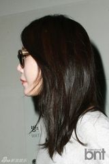 组图：崔江熙苏怡贤等亮相时装秀展熟女风范