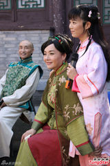 组图：潘长江拍《毛驴县令》 恬妞巩汉林加盟