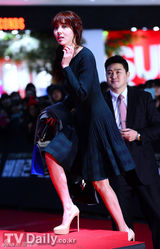 组图：全智贤新片《柏林》首映 李秉宪SJ等力挺