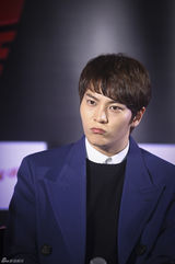 独家：金亚中朱元宣传新片 与观众互动送拥抱