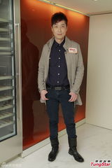 组图：杨思琦张罗女儿入学 马浚伟投资胞姐学校