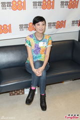 组图：郑希怡为婚礼抓狂 婚期迁就好友应采儿