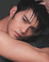 组图：徐正曦写真性感湿身 眼神迷离魅力难挡