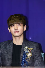 高清组图：姜虎东携昌珉宣传《月光王子》