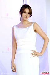 组图：韩星柳仁英赴台代言 望与周杰伦合作