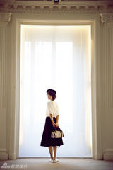 组图：王珞丹写真黑白配 十足文艺小清新