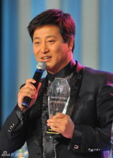 幻灯图：电视节目主持人30年年度风云人物盛典举行