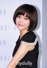 组图：吴允儿朴诗妍等为品牌站台 众美女人气PK