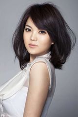 组图：李湘春季时尚大片 干练主播秀甜美造型