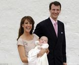 组图：英乔治小王子受洗 各国王室宝宝洗礼盘点