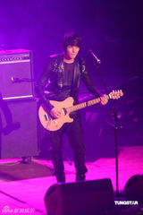 幻灯图：FTIsland台北开唱 主唱李弘基魅力四射