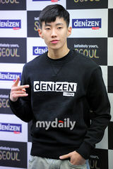 组图：原2PM成员朴宰范参加活动 大秀精彩街舞