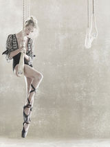 高清图：《变形金刚》新女主角惠特莉性感写真