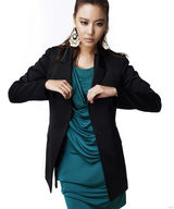 高清组图：金雅中秋装写真野性干练 秀高挑身材