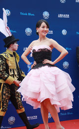 组图：周楚楚华鼎绽放 造型美艳仿若花仙子