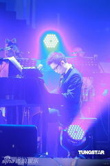 组图：音乐人赵增熹香港开唱 谢安琪官恩娜助阵