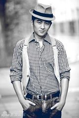 组图：张迪黑白写真曝光 上演格子牛仔炫目诱惑