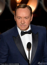 组图：凯文-史派西颁发荣誉奖