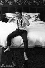 组图：何明翰杂志封面大片大玩贵族绅士风