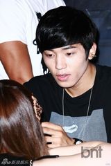 组图：韩团TEENTOP举行新专辑粉丝签名会