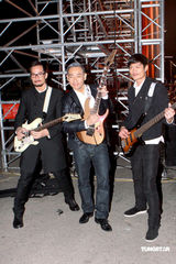 幻灯图：《天与地》热拍 佘诗曼裹棉袄陈豪玩乐队