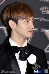 组图：东方神起允浩昌珉亮相演唱会记者会