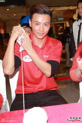 组图：应采儿张晋出席活动大谈育儿心得