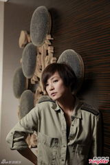 组图：何韵诗谈梅艳芳 感激放心里无需仪式